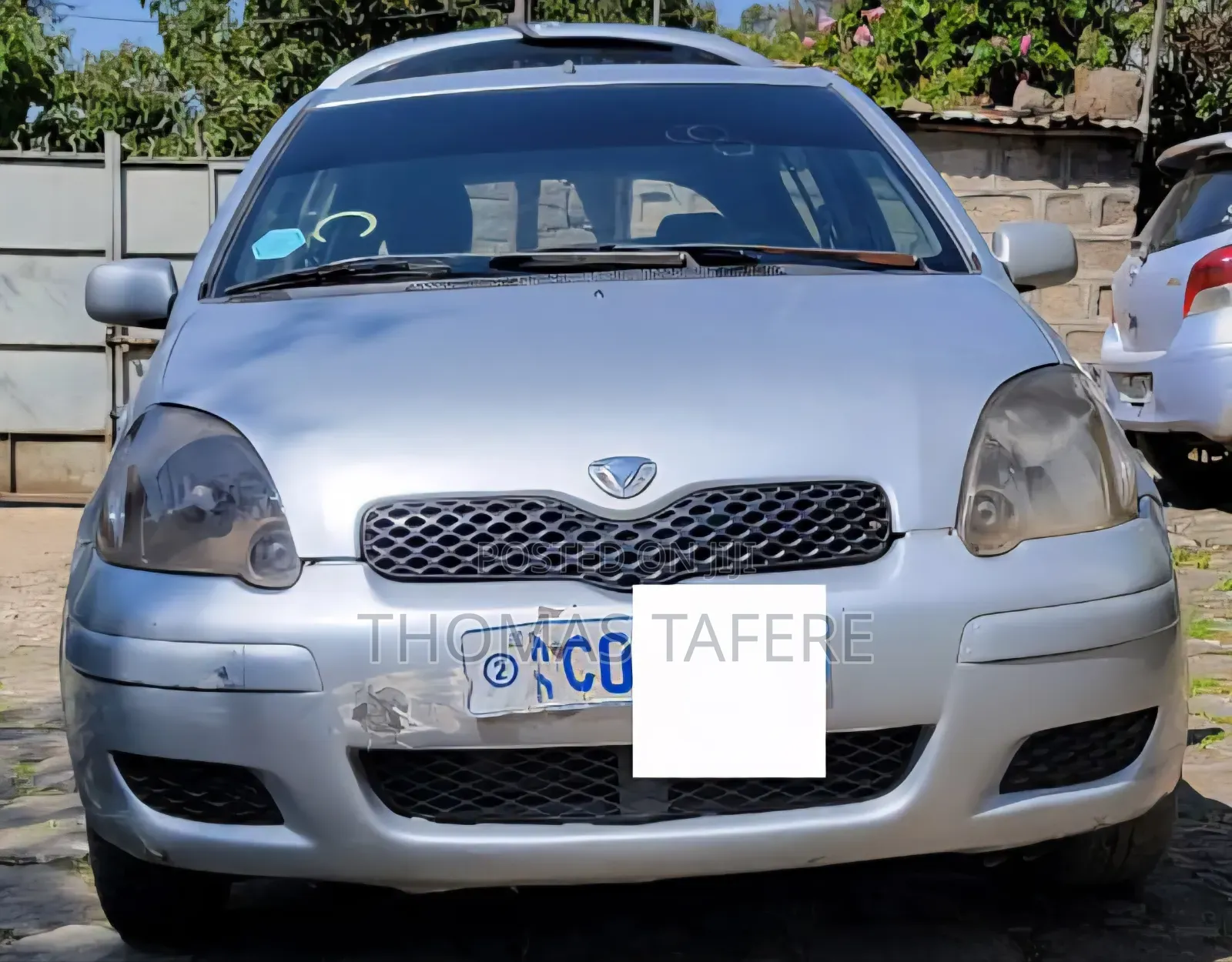 Toyota Vitz 2002 Silver