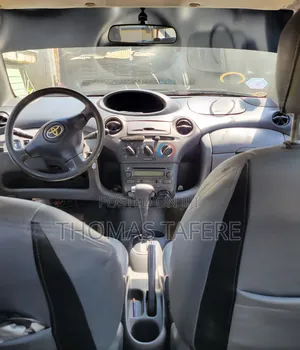 Toyota Vitz 2002 Silver