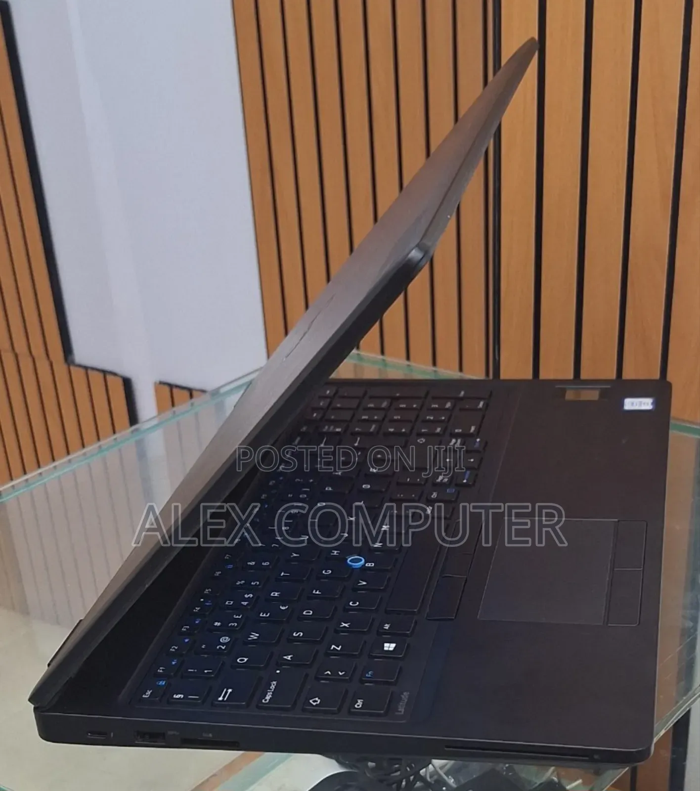 New Laptop Dell Latitude 5580 8GB Intel Core I5 SSD 256GB