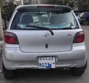 Toyota Vitz 2001 Silver
