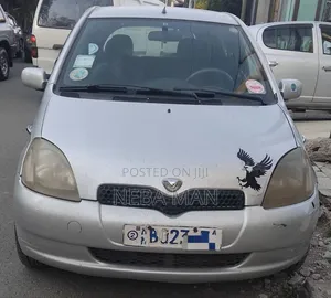 Toyota Vitz 2001 Silver