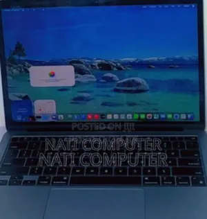 New Laptop Apple MacBook Pro M1 8GB Intel Core i7 SSD 256GB