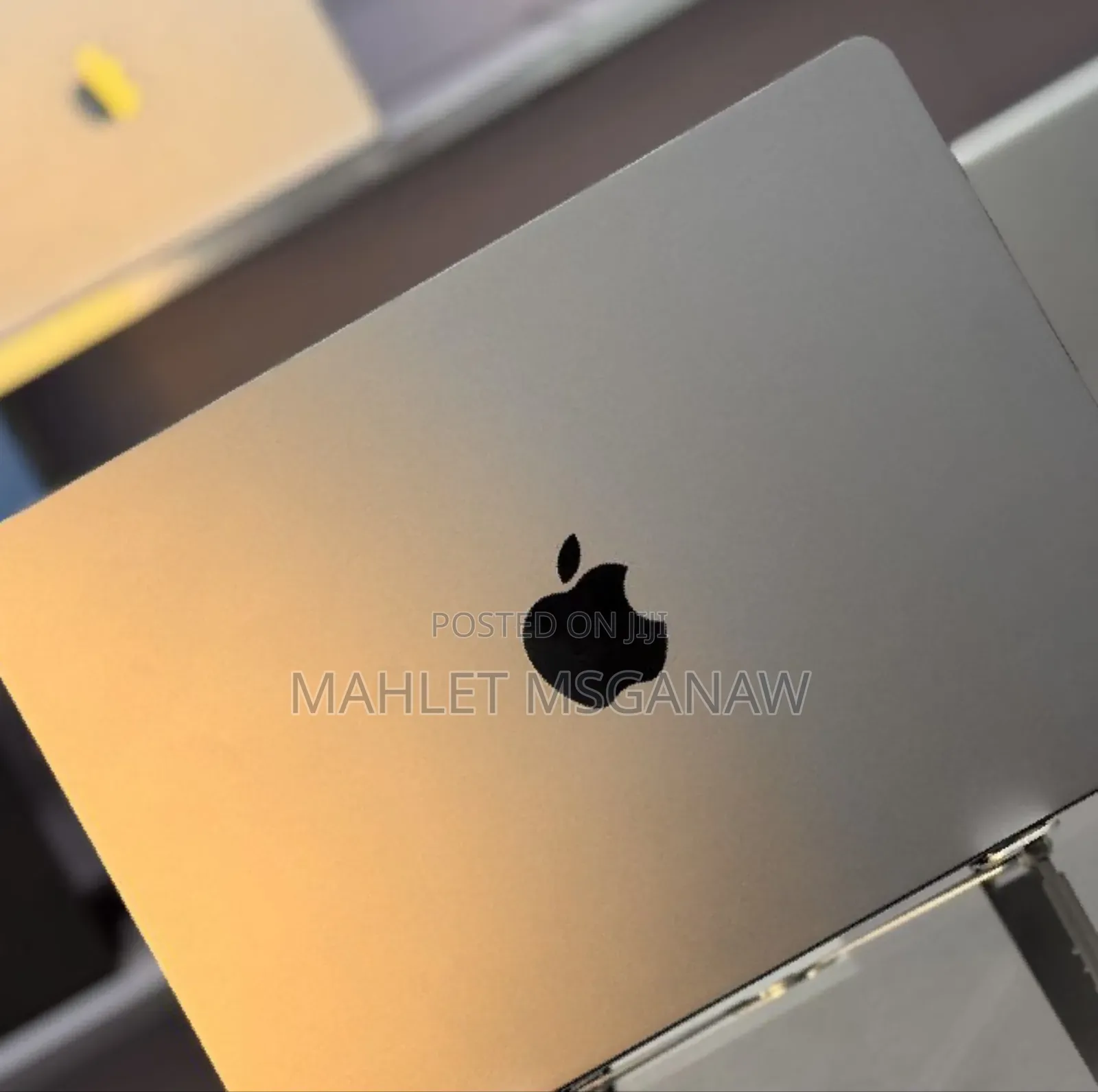 New Laptop Apple MacBook Air 2022 M2 8GB Apple M2 SSD 256GB