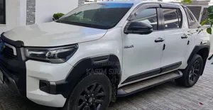 Toyota Hilux Revo Double Cab Deisel 2.8 AWD 2022 White