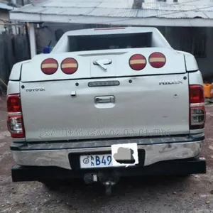 Toyota Hilux 2013 Silver