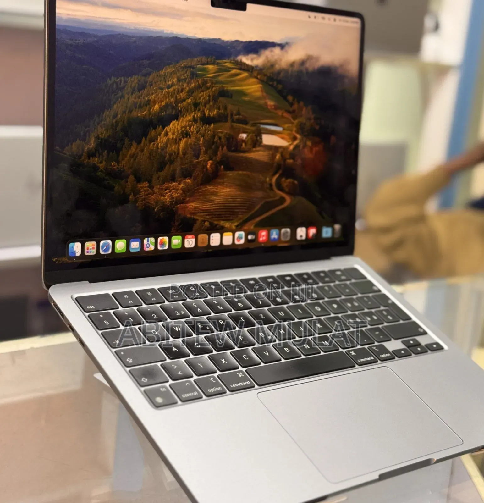 New Laptop Apple MacBook Air 2023 M2 8GB Apple M2 SSD 256GB