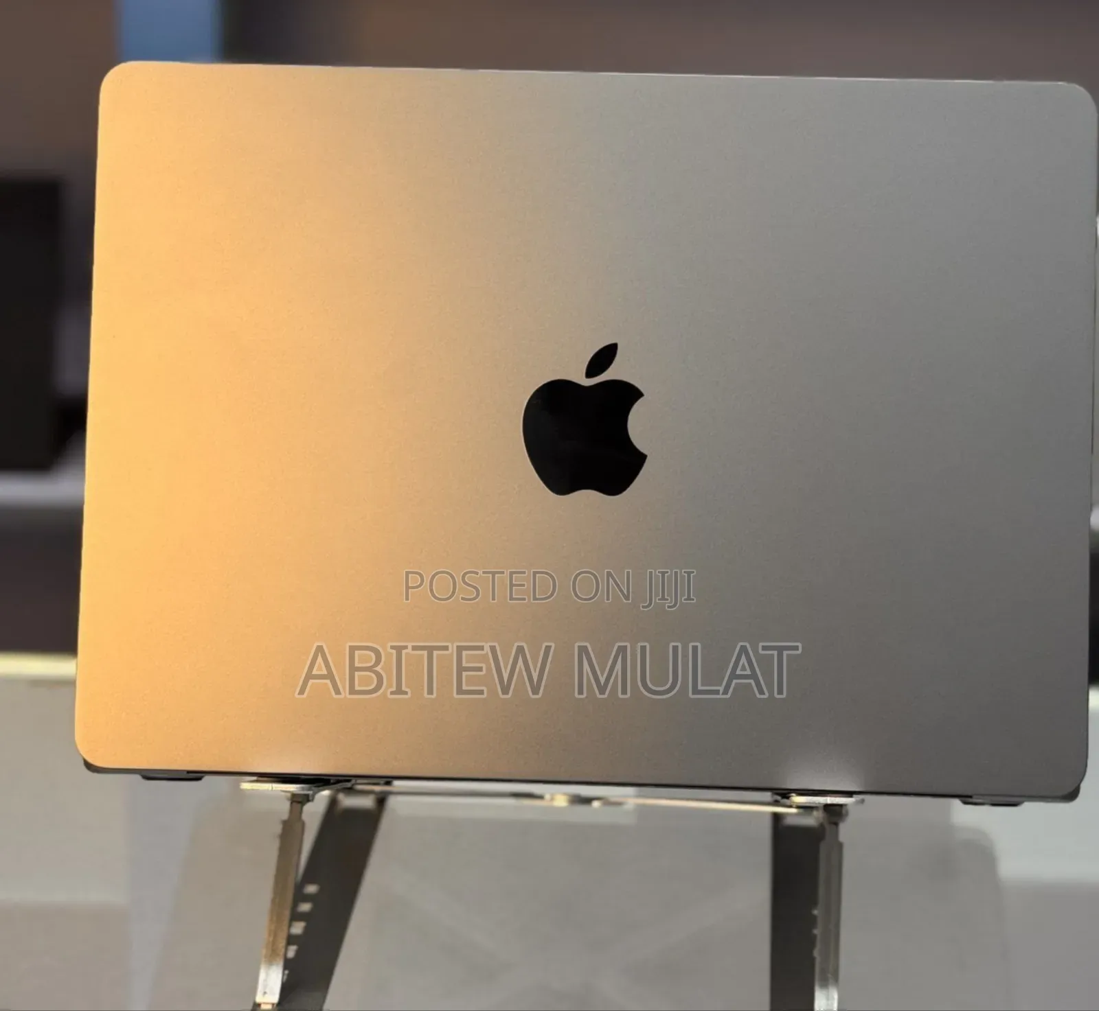 New Laptop Apple MacBook Air 2023 M2 8GB Apple M2 SSD 256GB