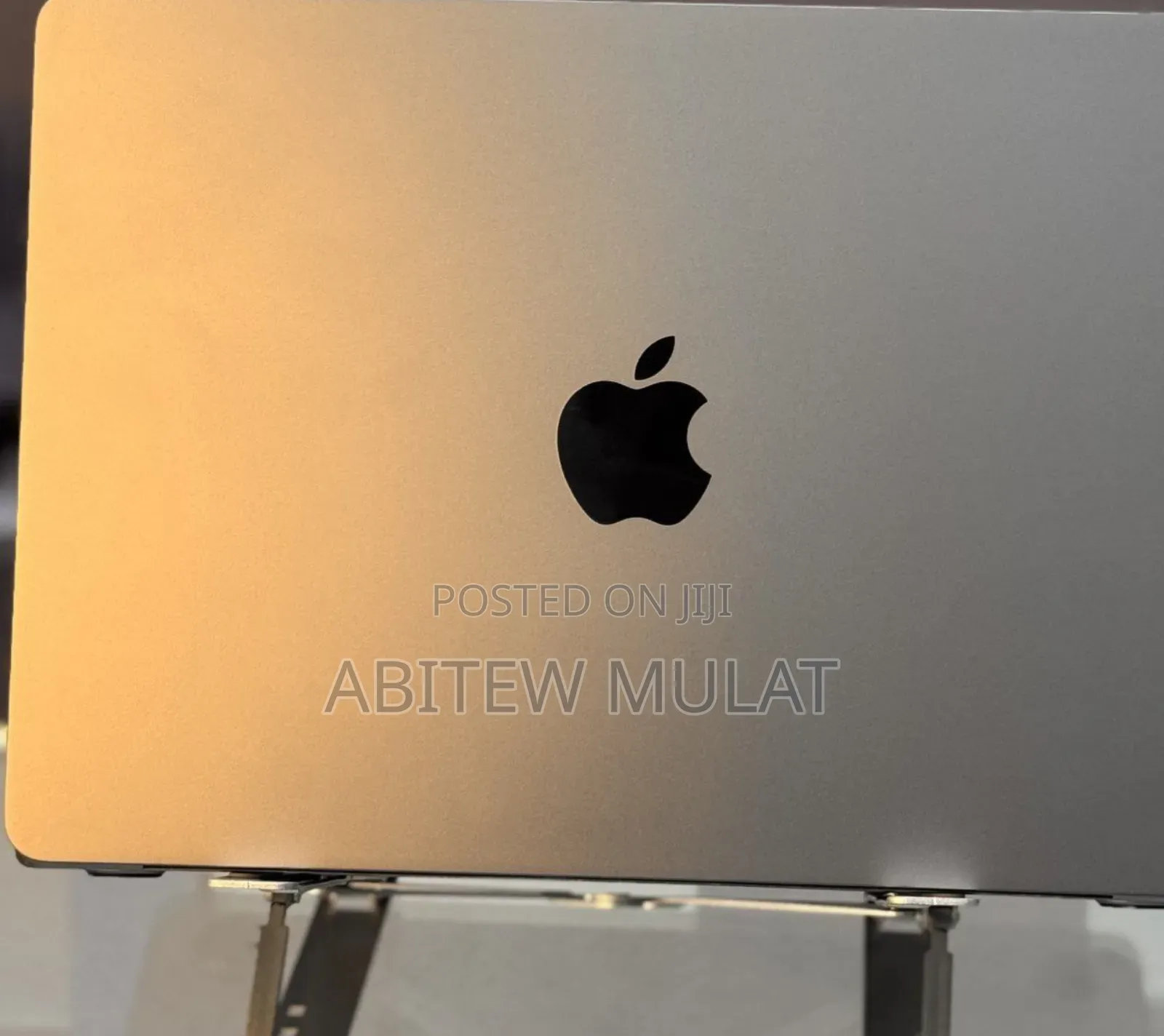 New Laptop Apple MacBook Air 2023 M2 8GB Apple M2 SSD 256GB