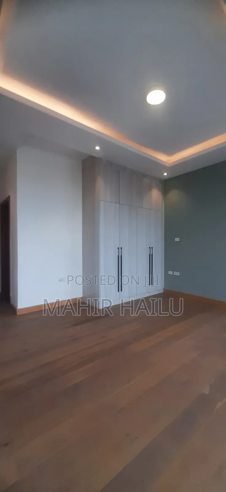 4bdrm Apartment in Real, Lideta for rent