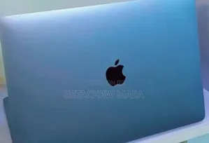 Photo - New Laptop Apple MacBook 2020 8GB Intel Core I7 SSD 512GB