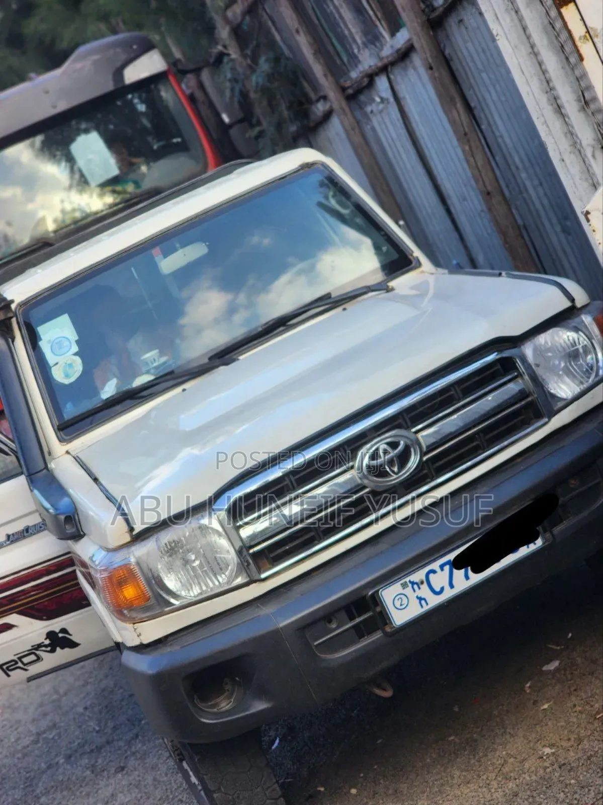 Toyota Land Cruiser 2011 White