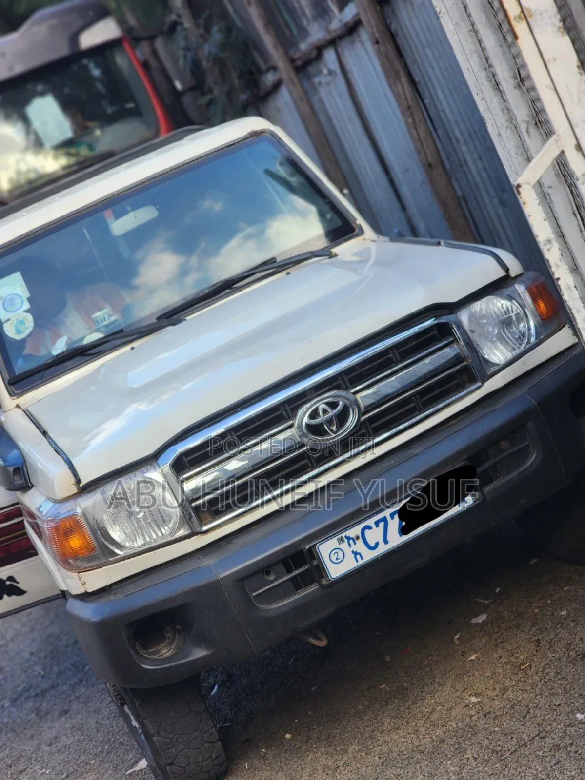 Toyota Land Cruiser 2011 White