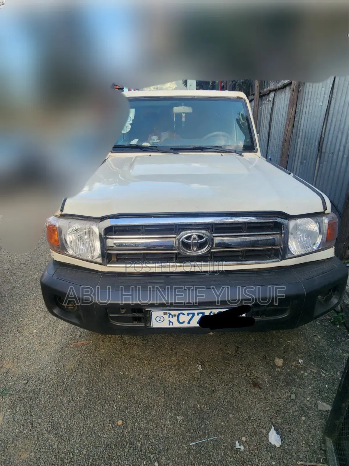 Toyota Land Cruiser 2011 White