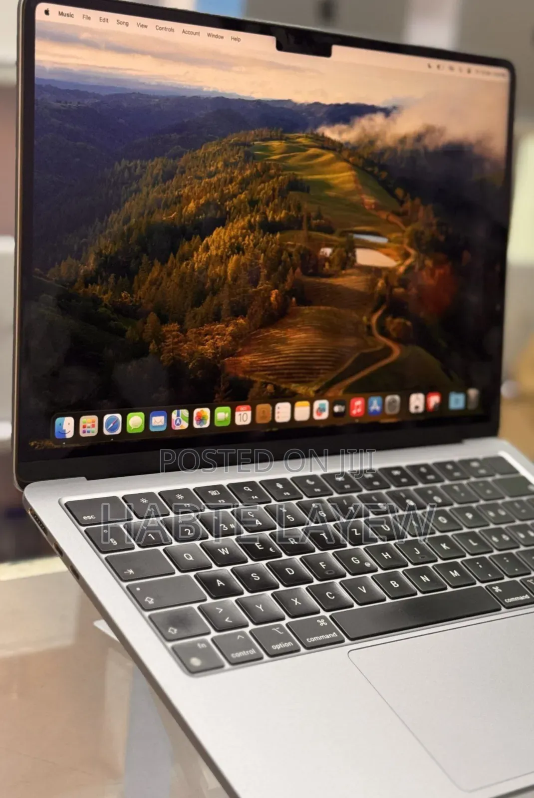 New Laptop Apple MacBook Air 2022 M2 8GB Apple M2 SSD 256GB