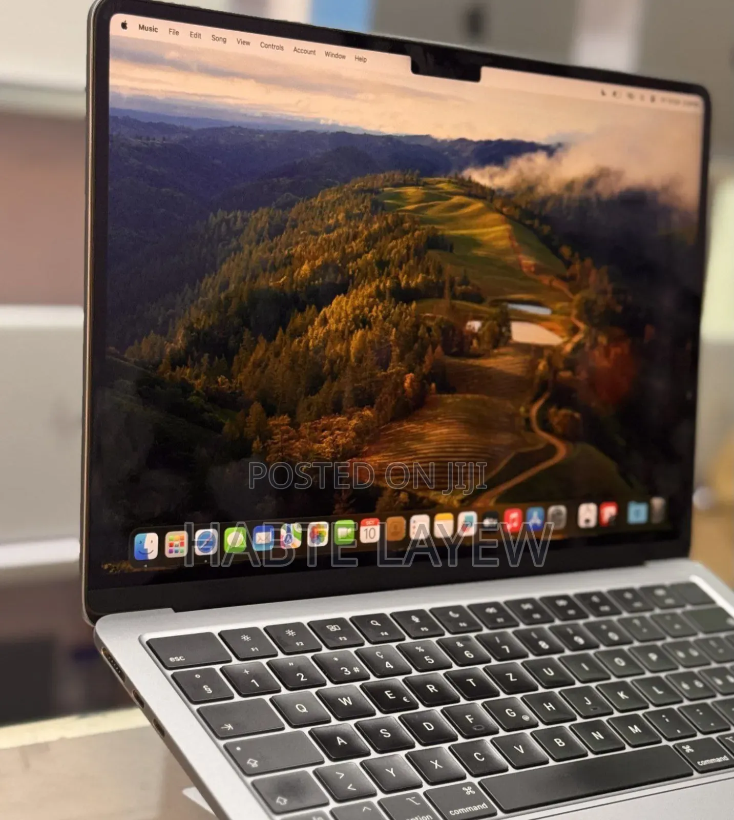 New Laptop Apple MacBook Air 2022 M2 8GB Apple M2 SSD 256GB