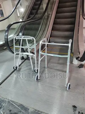 Photo - Foldable Walker煞車brand New Almunium Walker膽汁walker恢復walker型態walker