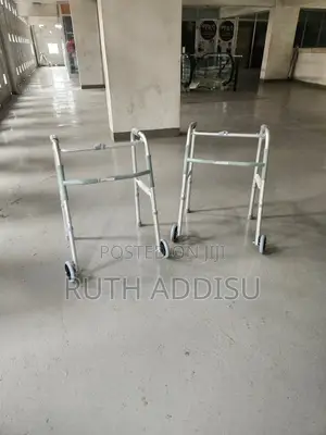 Photo - Almunium Walker胺我walking Aid忝我walker俠義walker䐭不walker承受walker New