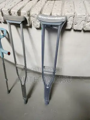 Photo - Axillary Bilateral Crutches堥你crutches腔裏axillary Crutches建設crutches