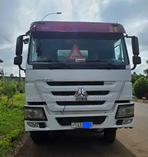 Photo - Sinotruk Howo 2024 White