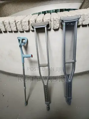 Photo - Axillary and Elbow Crutches者聯pair Medical Axillary Bilateral Crutches