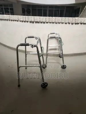 Medical Walker垂直almunium Walker垂危almunium Walker朱槿foldable Walker New