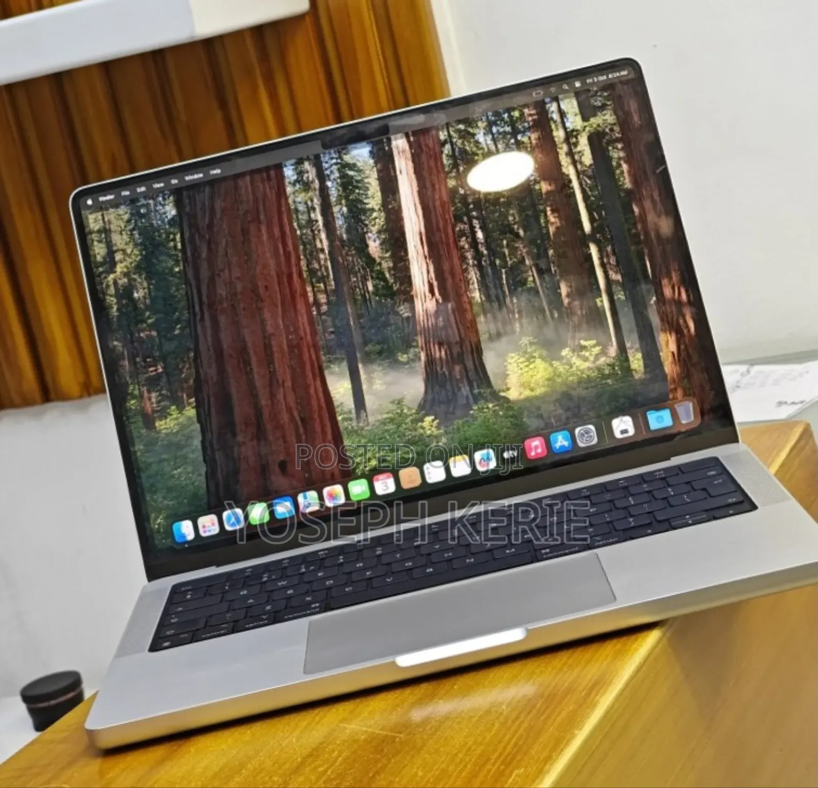 New Laptop Apple MacBook Pro M1 16GB Apple M1 Pro SSD 1T