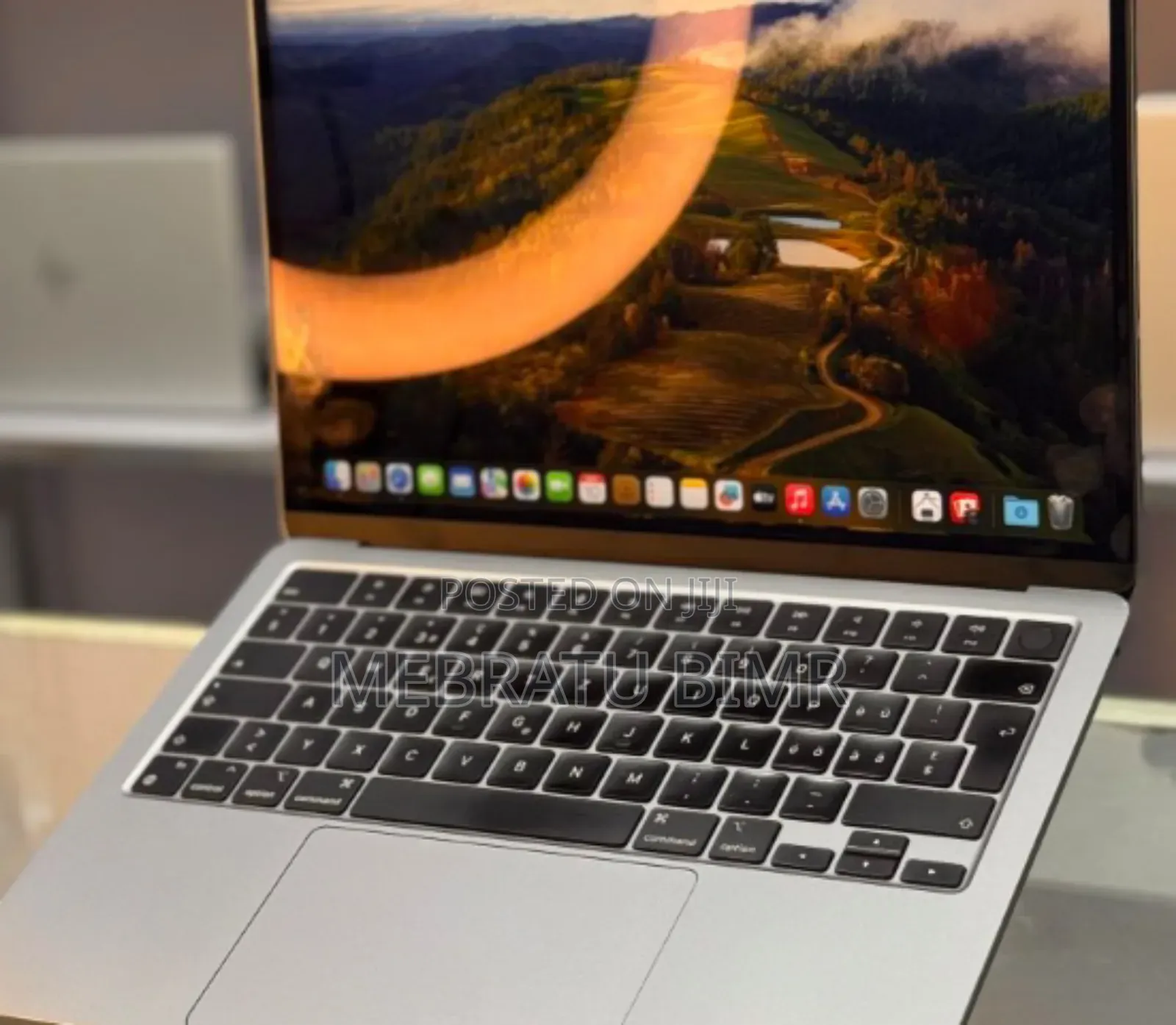 New Laptop Apple MacBook Air 2022 M2 8GB Apple M2 SSD 256GB