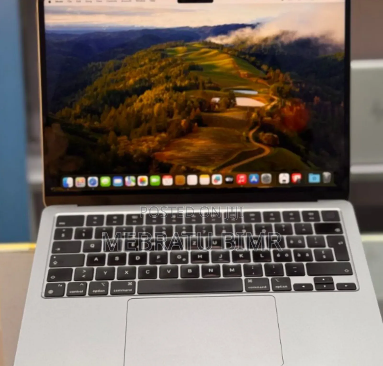 New Laptop Apple MacBook Air 2022 M2 8GB Apple M2 SSD 256GB