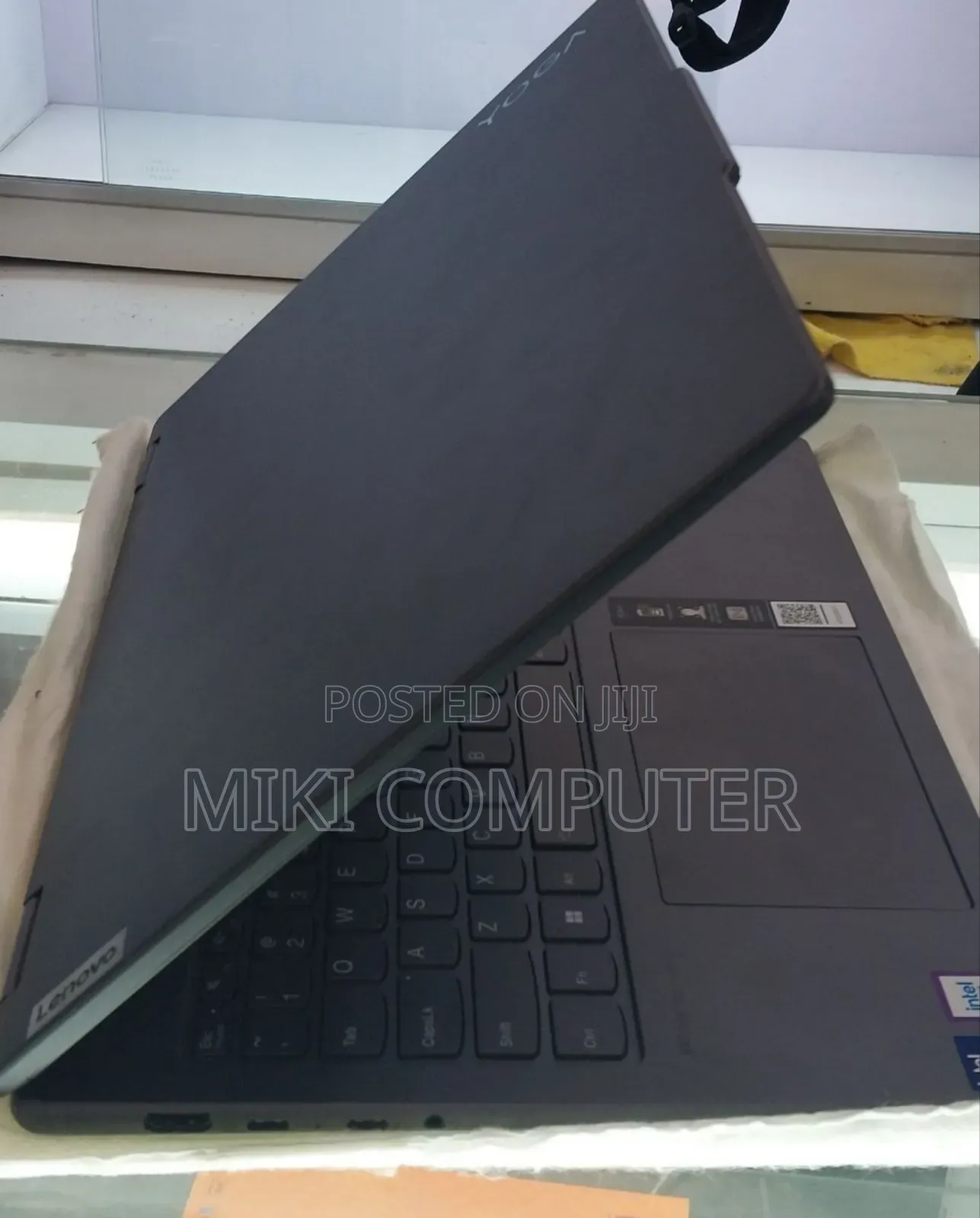 New Laptop Lenovo Yoga 7i 16GB Intel Core Ultra 7 SSD 512GB