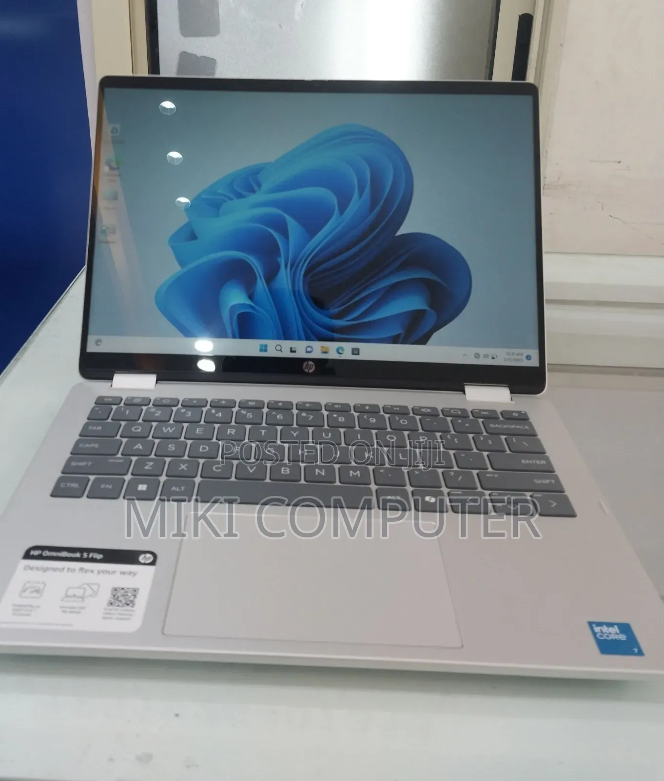 New Laptop HP OmniBook 5 Flip 16GB Intel Core 7 SSD 512GB