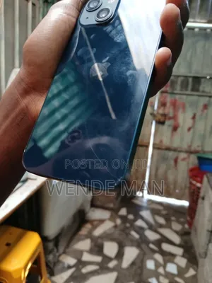 Photo - Apple iPhone 13 128 GB Silver