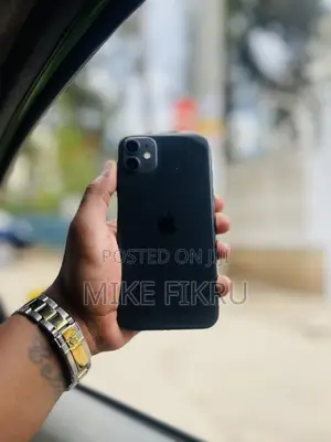 Photo - Apple iPhone 11 128 GB Black