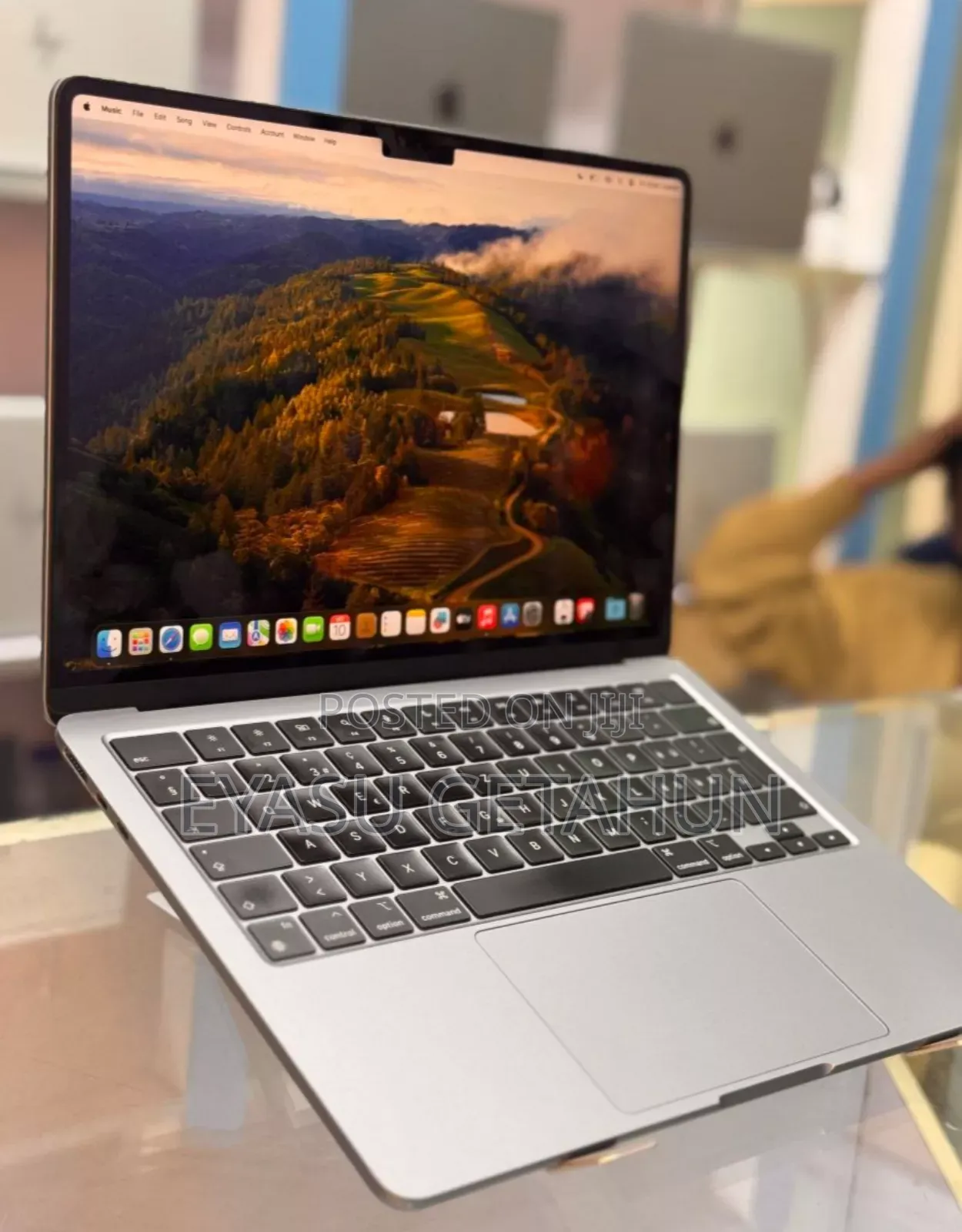 New Laptop Apple MacBook Air 2022 M2 8GB Apple M2 SSD 256GB