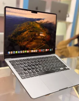 New Laptop Apple MacBook Air 2022 M2 8GB Apple M2 SSD 256GB