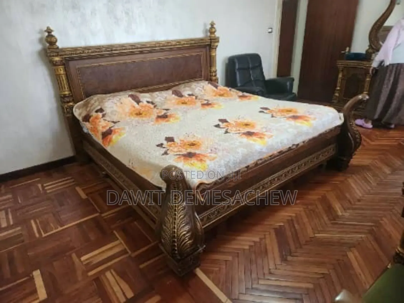 Bed With Dressing Table and Side Drawer