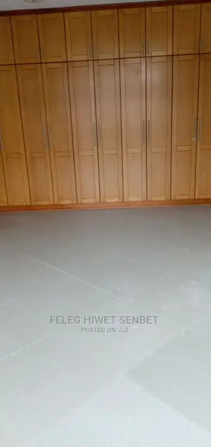 7bdrm House in አአ, Bole for sale