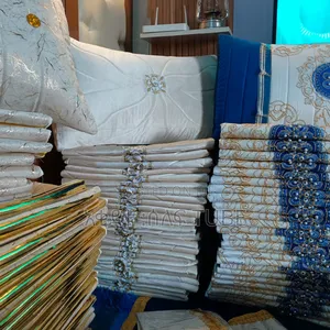 ትራስ ልብስ መጋረጃ እና አረቢያንጨመጅሊስ ድጋፎች