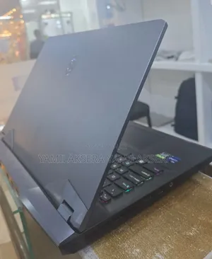 New Laptop MSI Raider GE76 12UGS 16GB Intel Core I9 SSD 1T