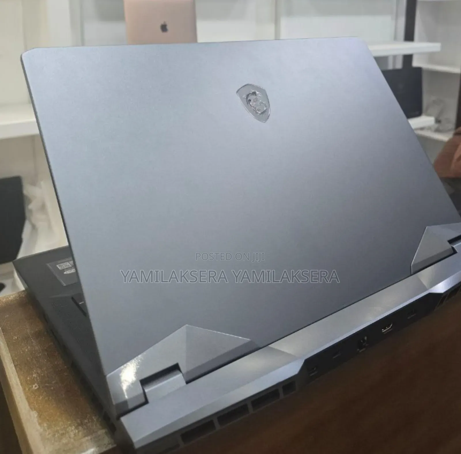 New Laptop MSI Raider GE76 12UGS 16GB Intel Core I9 SSD 1T