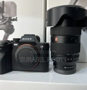 Photo - Sony A7 4 Be 24-70 G Ll Lens