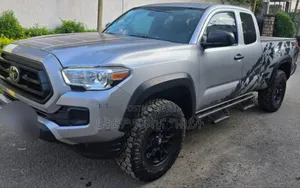Toyota Tacoma 2020 Silver