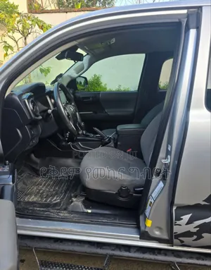 Toyota Tacoma 2020 Silver