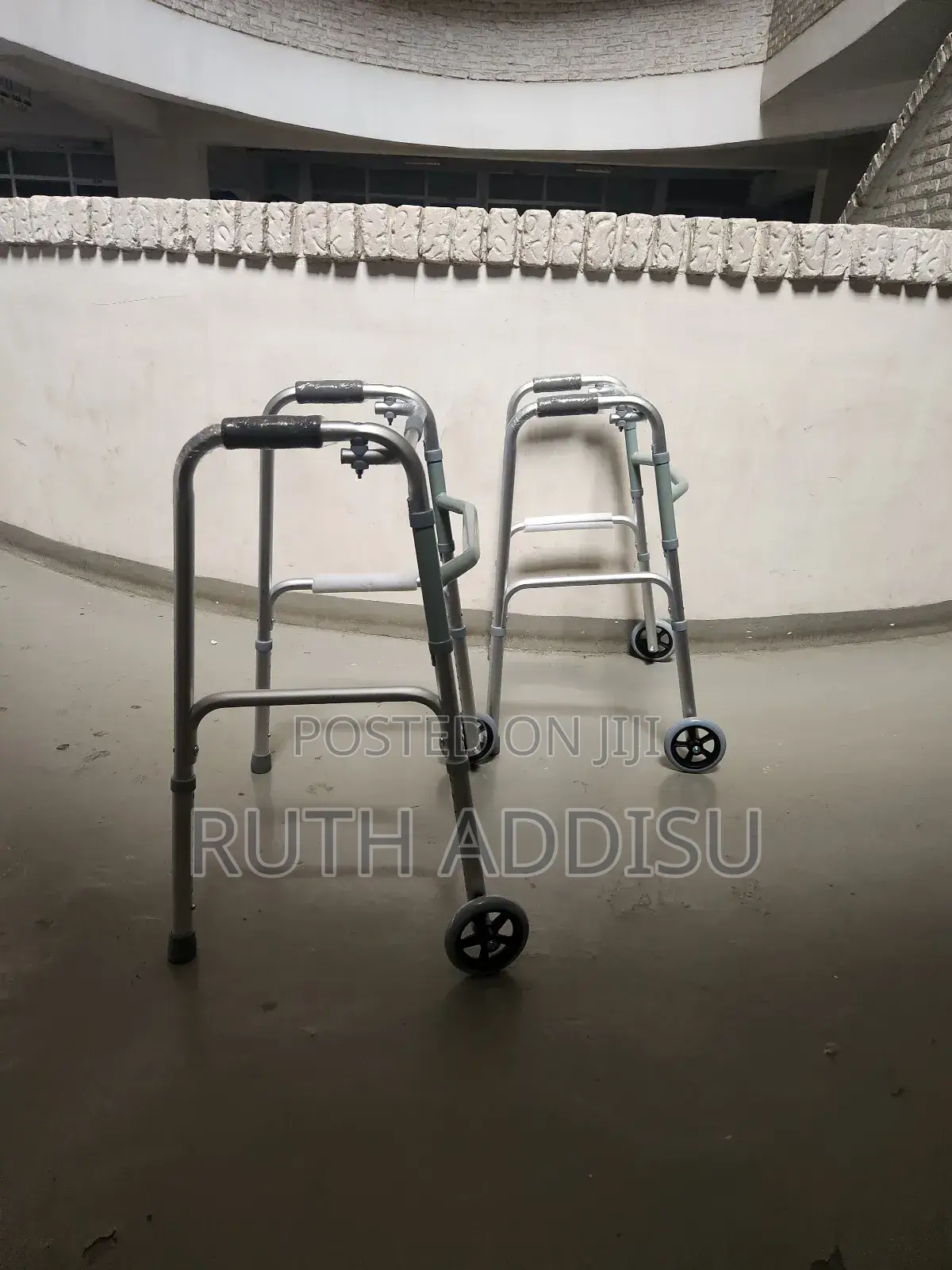 Foldable Walker朱雀framed Strong Frame Walker朱明walker垂下walker Medical