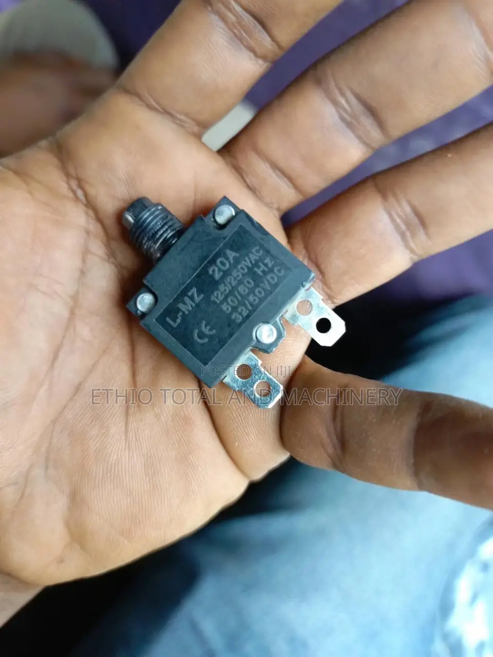 Push Button Kuoyuh 88 Series Push-to-Reset Thermal Circuit Breaker.