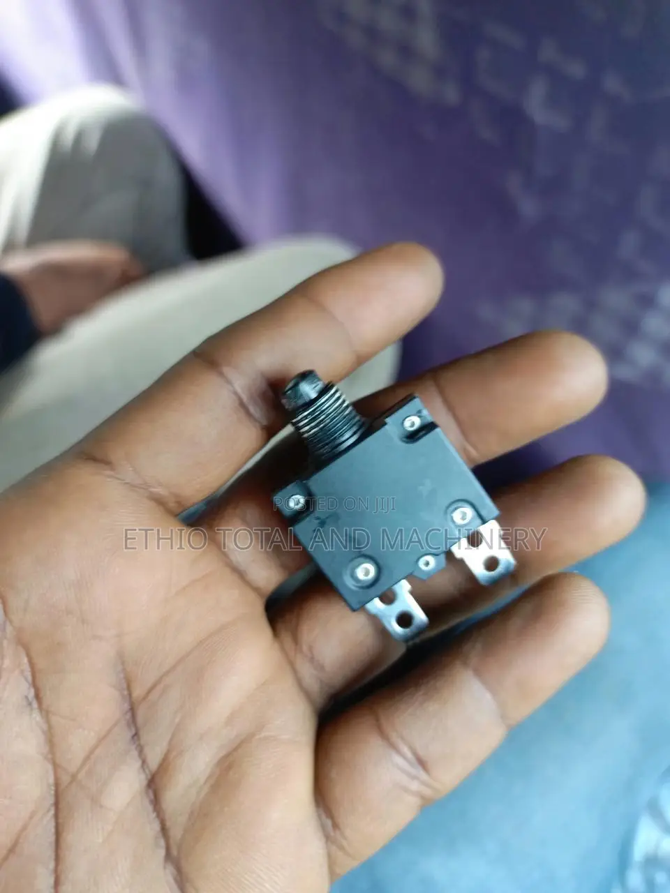 Push Button Kuoyuh 88 Series Push-to-Reset Thermal Circuit Breaker.