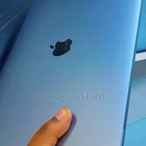 Photo - New Laptop Apple MacBook Air 2020 M1 8GB Apple M1 SSD 256GB