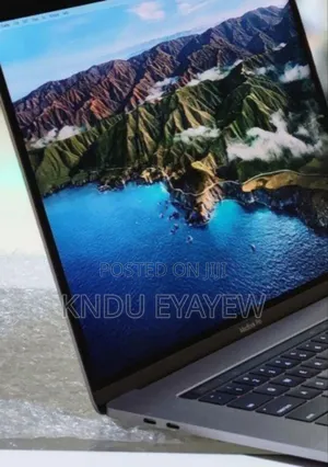 New Laptop Apple MacBook Pro 2017 16GB Intel Core I7 SSD 512GB