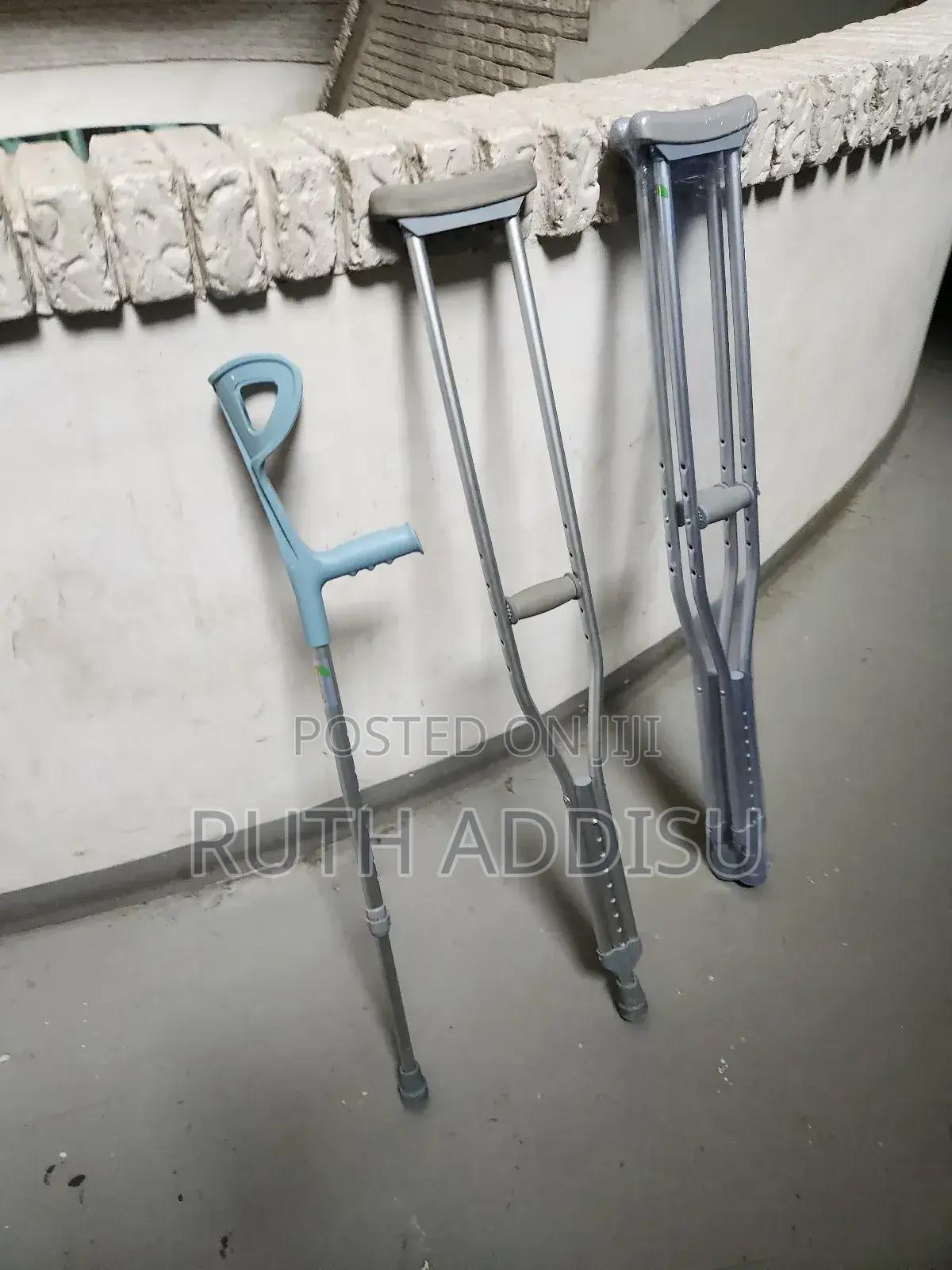 Axillary Bilateral Crutches軟體axillary Bilateral Crutches寄送crutches