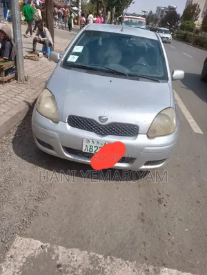 Toyota Vitz 2002 Silver
