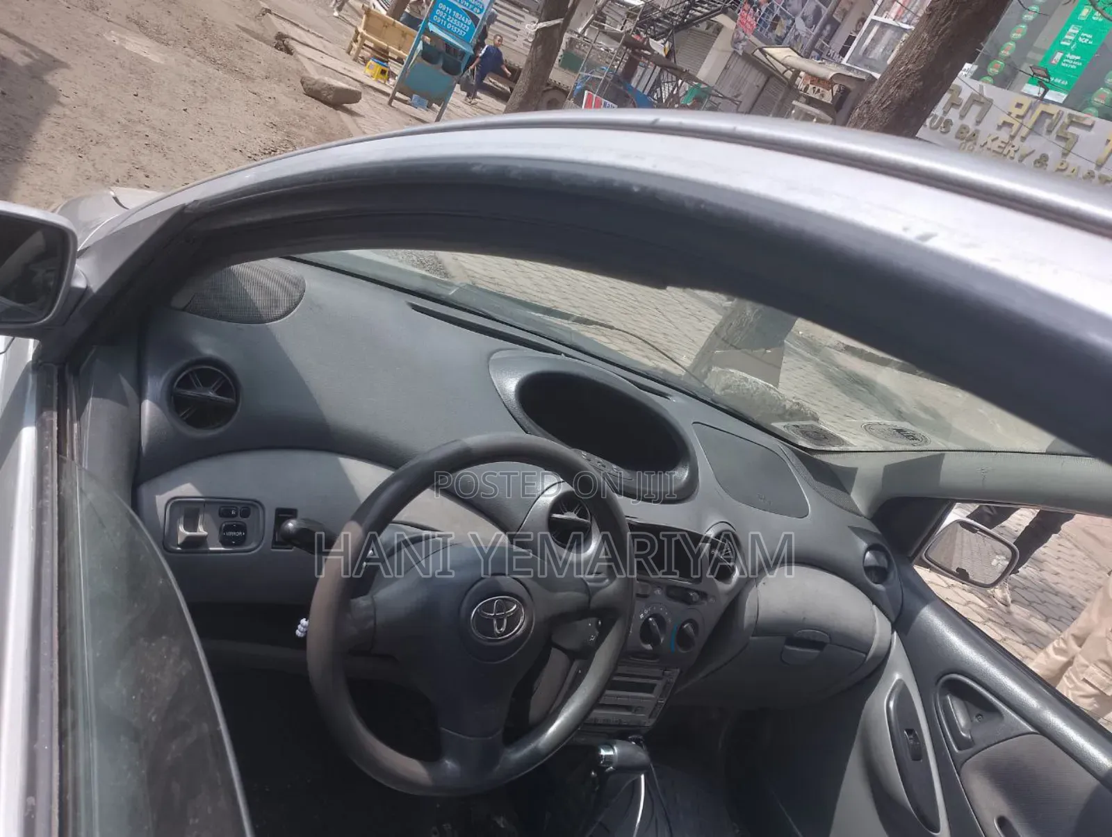 Toyota Vitz 2002 Silver